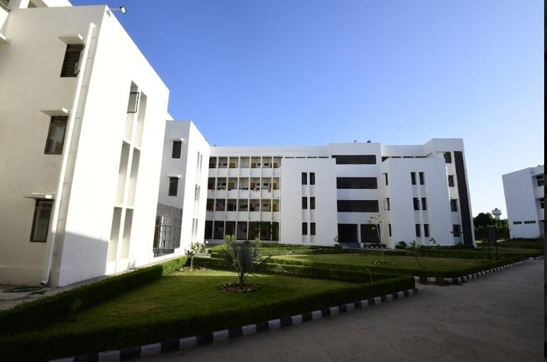 Indrashil University Rajpur Kadi Hostel & Cafeteria photo 1